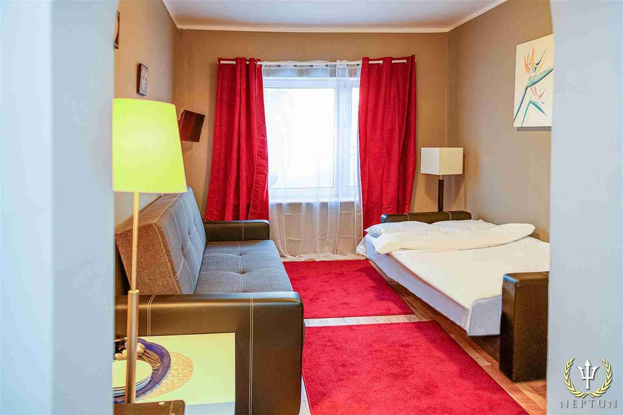 Hotel Neptun ยาสต์เชอเบีย กูรา ภายนอก รูปภาพ
