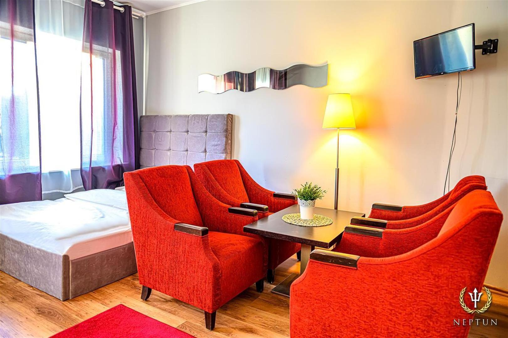 Hotel Neptun ยาสต์เชอเบีย กูรา ภายนอก รูปภาพ