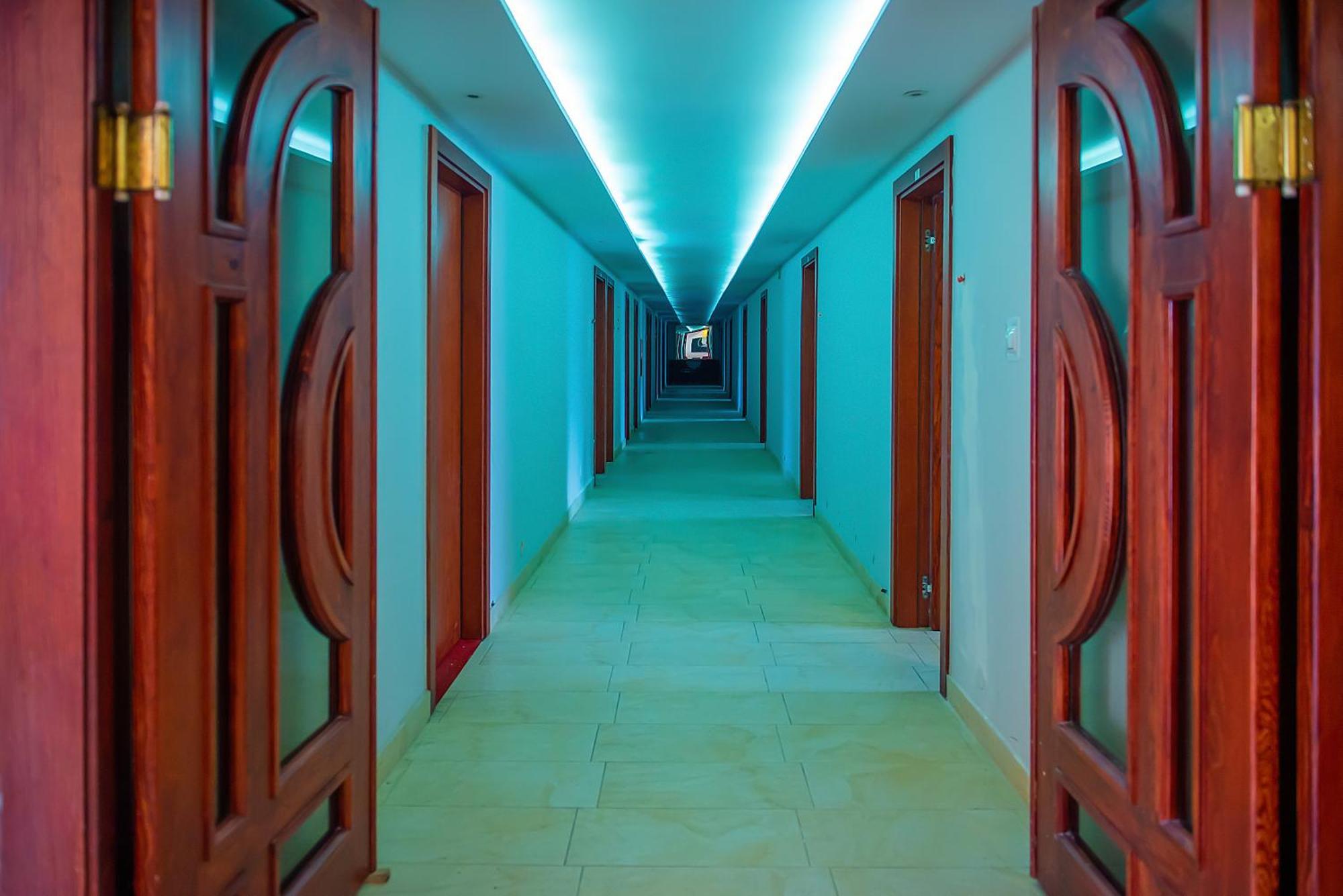 Hotel Neptun ยาสต์เชอเบีย กูรา ภายนอก รูปภาพ