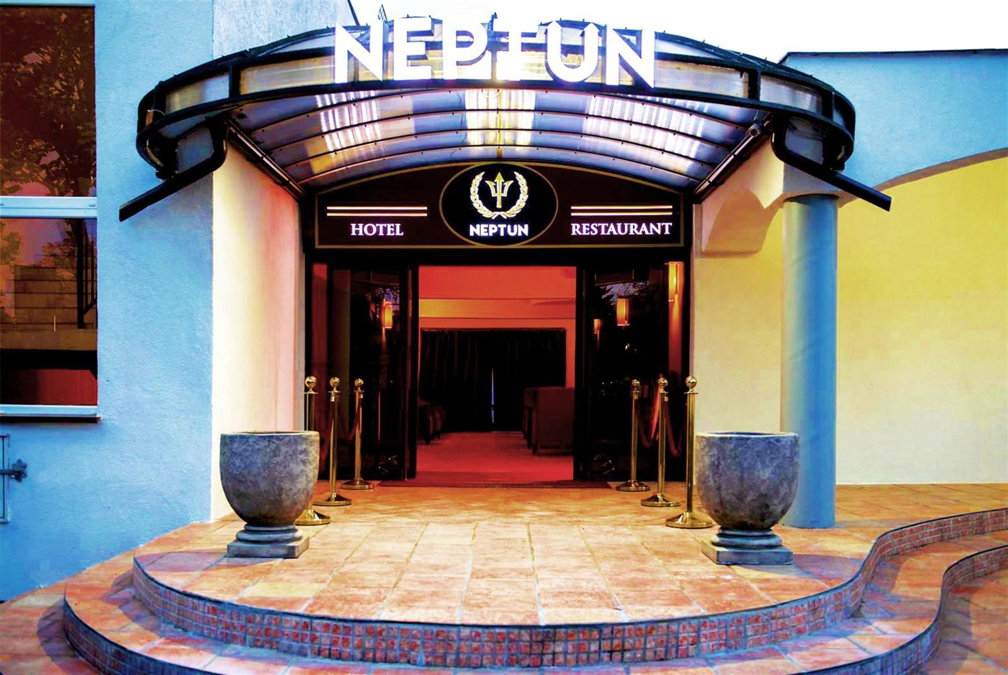 Hotel Neptun ยาสต์เชอเบีย กูรา ภายนอก รูปภาพ