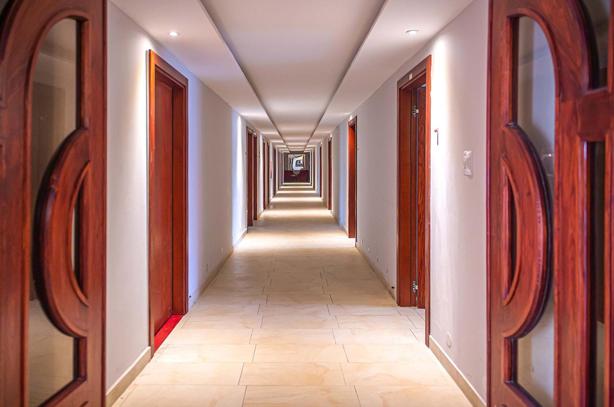 Hotel Neptun ยาสต์เชอเบีย กูรา ภายนอก รูปภาพ